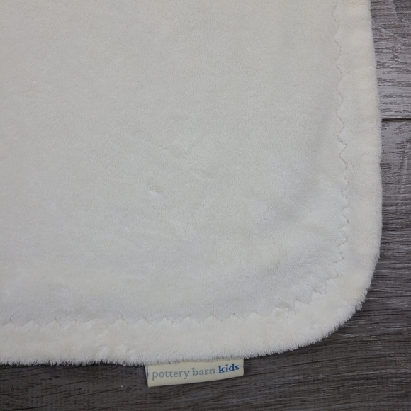 POTTERY Barn Kids Yellow and White Crib and Stroller Baby Blanket - Picture 4 of 10
